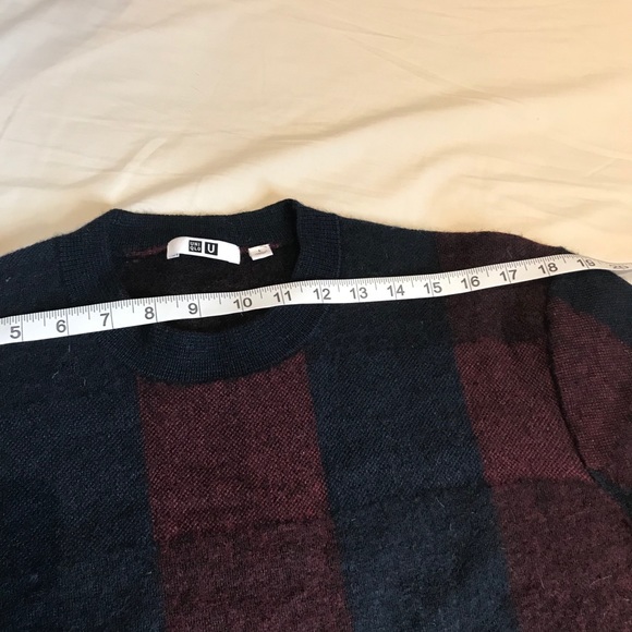 2 for $30 Uniqlo Wool Sweater - Picture 5 of 8